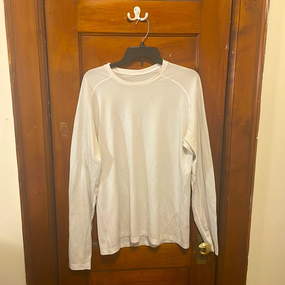 LuluLemon Men’s Long Sleeve T-Shirt